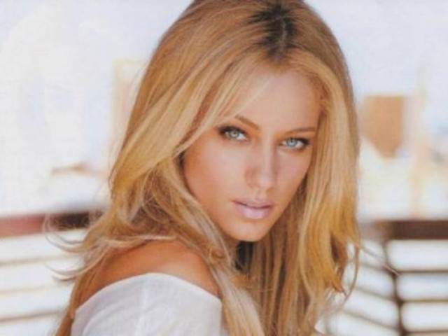 Η αρετουσάριστη φωτογραφία της Δούκισσας Νομικού στο twitter