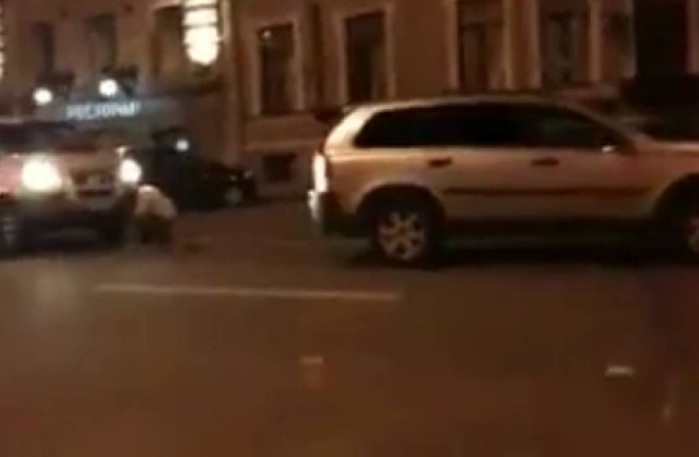 Βίντεο: Η λύση για όσους τους κλείνουν το γκαράζ