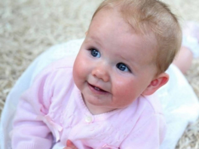 Ένα αγγελάκι με... μισή καρδιά!