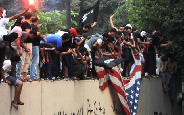 Βεγγάζη: Τουλάχιστον πέντε τραυματίες στο αμερικάνικο προξενείο