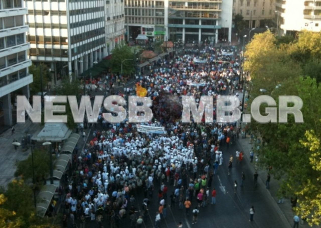 Πορεία στρατιωτικών στο κέντρο της Αθήνας