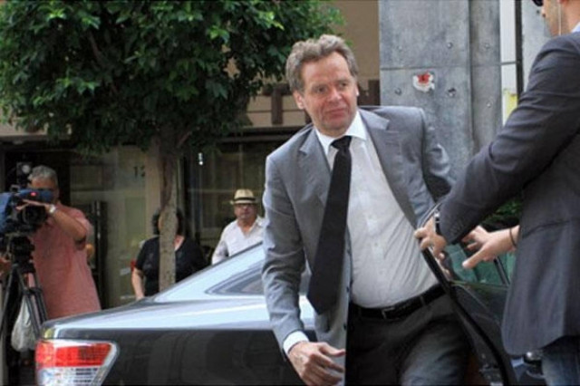 Βίντεο:Πυροσβέστες «έκραξαν» τον Τόμσεν έξω από το Υπ. Οικονομικών