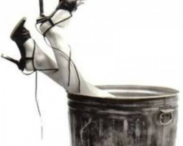 Ανέκδοτο: Στα σκουπίδια