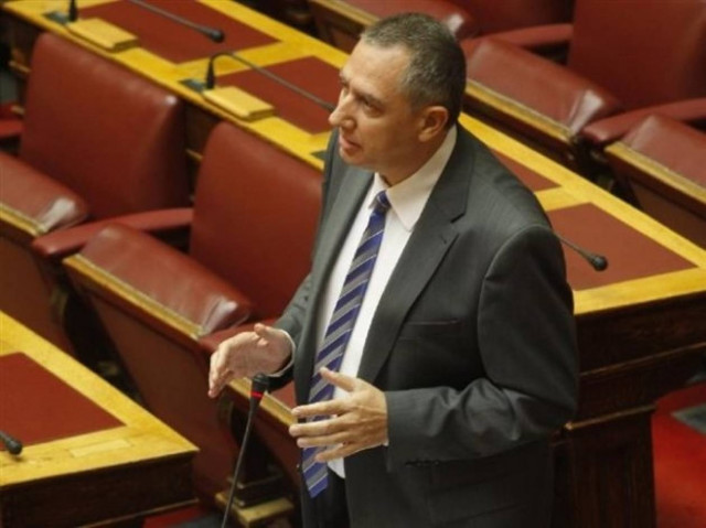 Θέμα αποπομπής του Κατσάμπα έθεσε με ερώτηση στη Βουλή ο Γ. Μιχελάκης