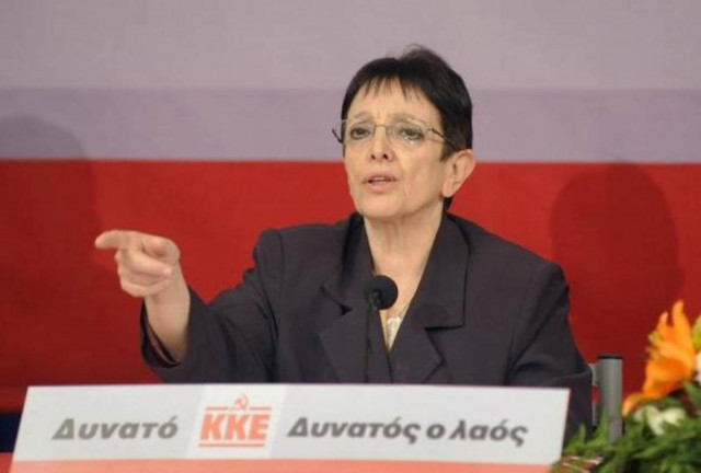 Α. Παπαρήγα: Μπράβοι της νύχτας στη Χρυσή Αυγή