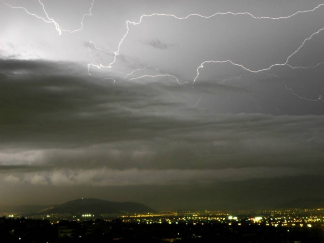 Χαλάει ο καιρός - έρχονται καταιγίδες