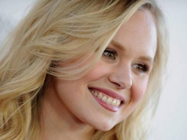 Ηθοποιός ανέβασε κατά λάθος γυμνή φωτογραφία της στο Twitter! (pic)