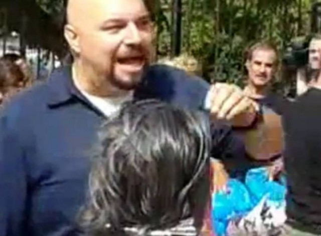 Σάλος με την άρνηση της Χρυσής Αυγής να δώσει φαγητό σε αλλοδαπή