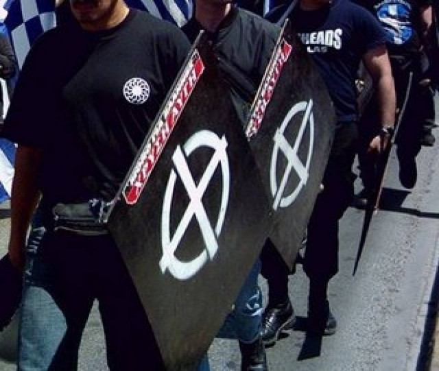 Εσκισαν τα λάστιχα στα ΙΧ μελών της Χρυσής Αυγής