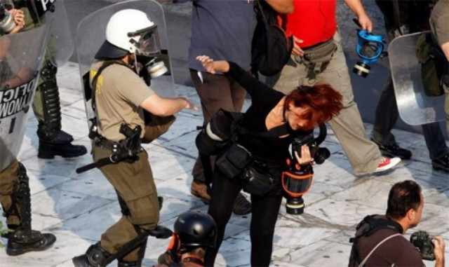 Έκθεση φωτογραφίας: «Η είδηση υπό διωγμό»