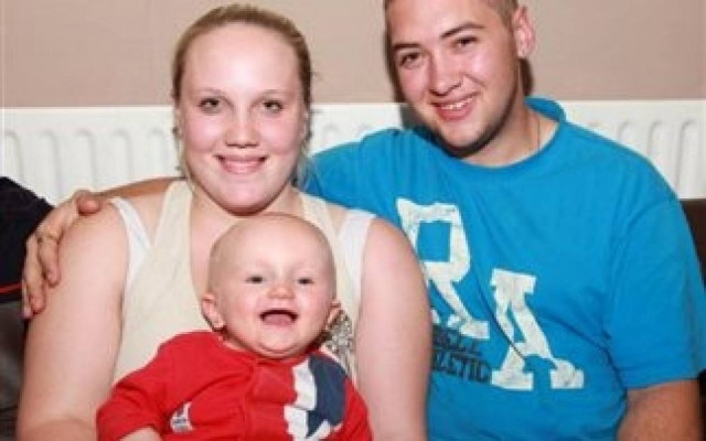 Μ. Βρετανία: Άγνωστή έδωσε σε μωρό να πιει λευκαντικό!