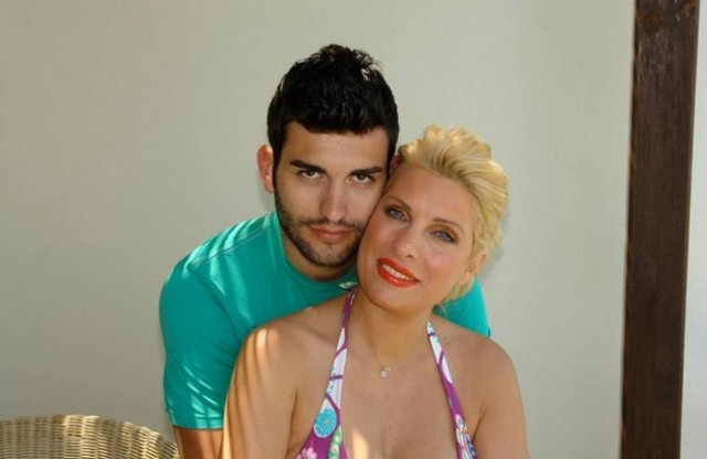 Ελένη Μενεγάκη:Η ατάκα του αδερφού της και ο «πόλεμος» για το κασέ!