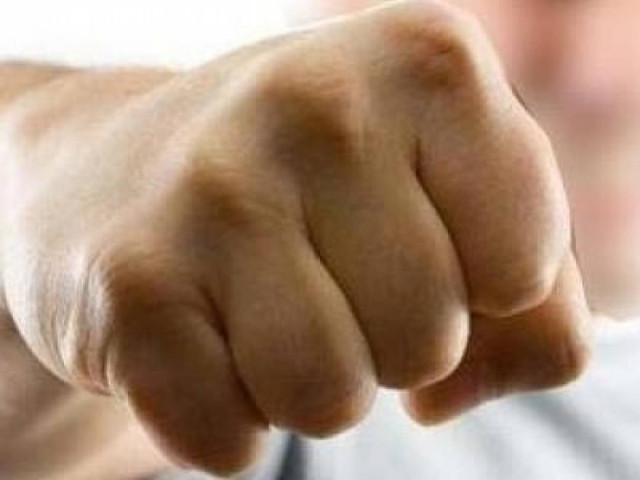 Τον έδειραν επειδή ήταν... φτωχός