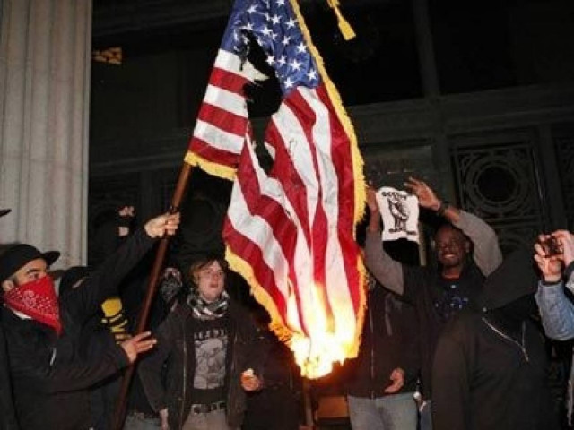 Τουρκία: Διαδηλωτές έκαψαν την σημαία των Η.Π.Α