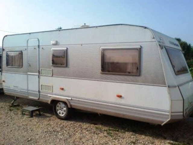 Μετέτρεψαν τροχόσπιτο σε… οίκο ανοχής στην Πάτρα!