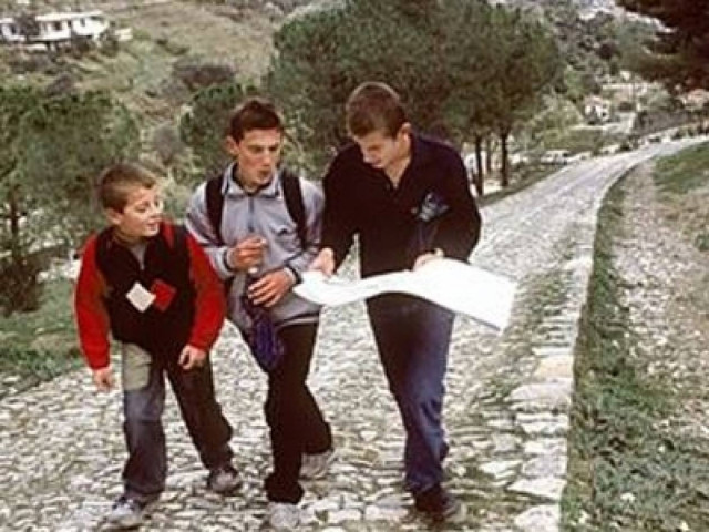 Η Αλβανία δεν επιτρέπει σε μαθητές να γραφτούν σε μειονοτικά σχολεία