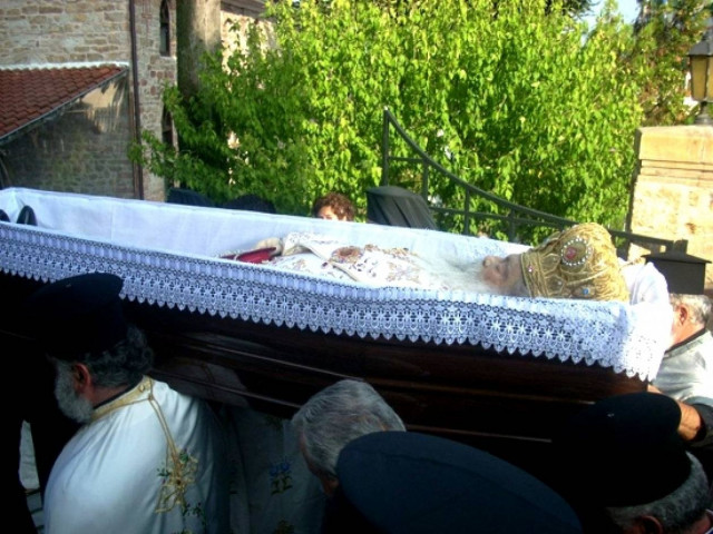 Βίντεο: Το Ύστατο Χαίρε στον Μητροπολίτη Ιερισσού Νικόδημο