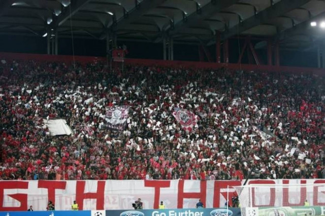 Ολυμπιακός-Σάλκε: Αποδοκιμασίες στο φινάλε!