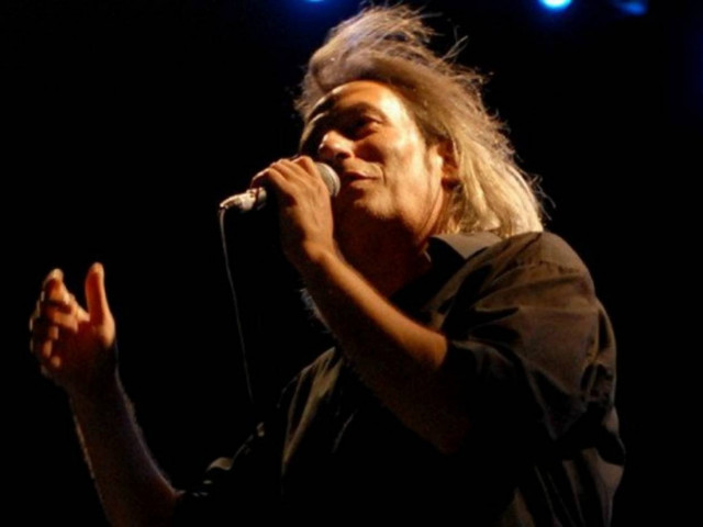 Αγγελάκας σε Νταλάρα: Δώστε την περιουσία σας στους αναξιοπαθούντες