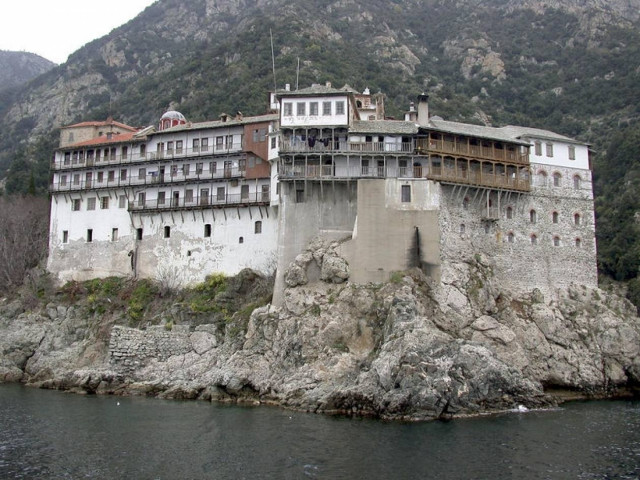 Έργα αναστήλωσης 65 εκατ. ευρώ στο Άγιο Όρος