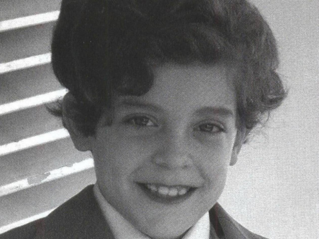 Καμία σχέση! Ποιος Έλληνας ηθοποιός είναι το αγοράκι της φωτογραφίας;