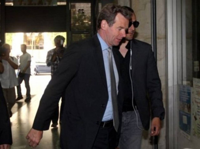 Τα παράτησε και έφυγε από τη σύσκεψη ο Τόμσεν