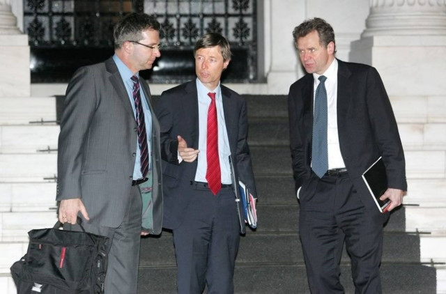 Ολοκληρώθηκε η σύσκεψη του Γιάννη Στουρνάρα με τη τρόικα