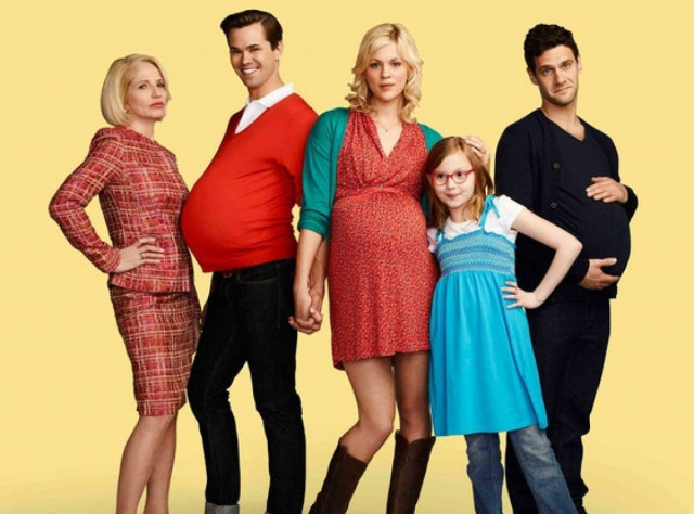 Gay ζευγάρι γονιμοποιεί σερβιτόρα (Video)