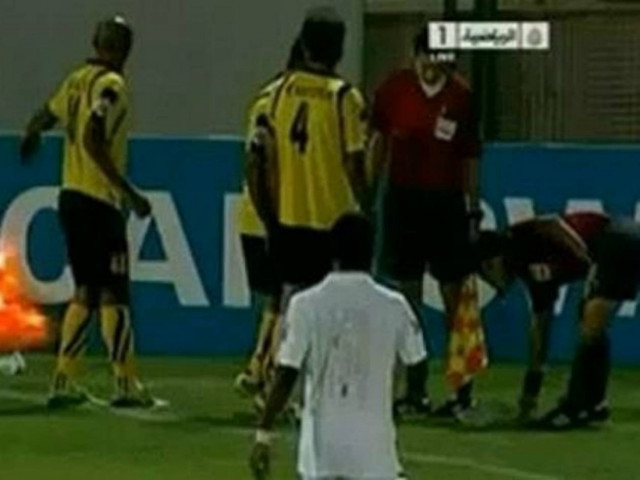 ΣΟΚ: Χειροβομβίδα εξερράγη μέσα σε γήπεδο την ώρα του αγώνα (vid)