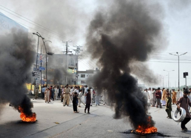 Πακιστάν: Μολότοφ στο προξενείο των ΗΠΑ στη Λαχόρη