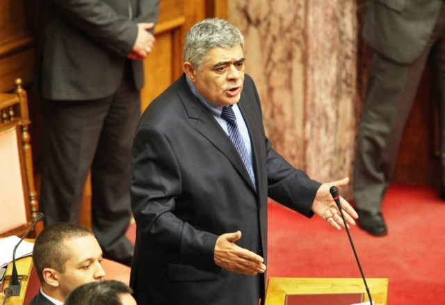 Ο Νίκος Μιχαλολιάκος διαβάζει τα... ζώδια