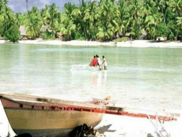 Ψαράς επέζησε για 4 μήνες στον ωκεανό και σώθηκε από... καρχαρία!