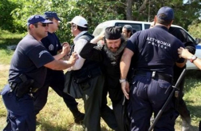 ΜΑΤ στο Άγιο Όρος για την απομάκρυνση μοναχών
