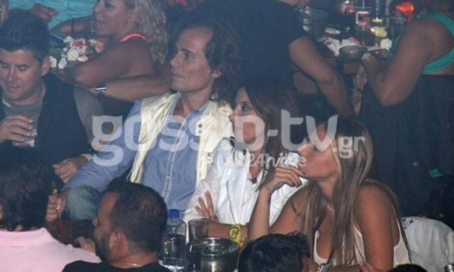 Ματθίλδη Μαγγίρα: Με τον αγαπημένο της στα μπουζούκια!