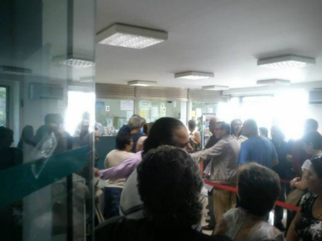 Θεσσαλονίκη: Ξύλο στην ΔΕΗ για να... πληρώσουν!