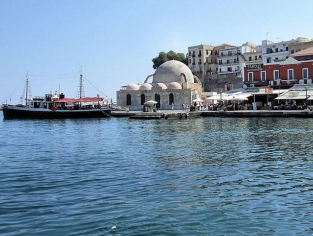 Ακούγονται περίεργες εκρήξεις στα Χανιά