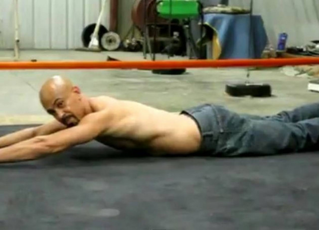 Βίντεο: Ο δυσκολότερος τρόπος για push-ups