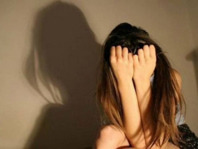 Εκβίαζε 19χρονη με ροζ βίντεο για να συνάψουν ερωτική σχέση