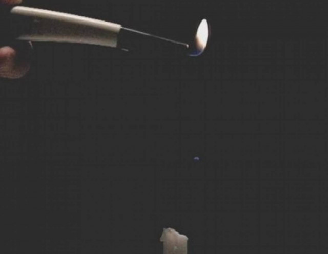 Bίντεο: Aπίστευτο τρικ με κερί!