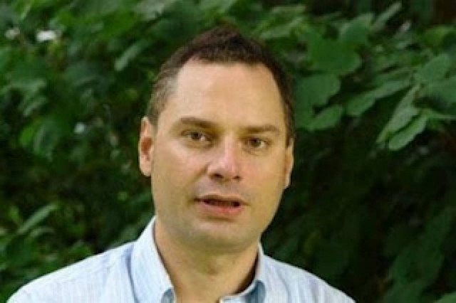 Απίστευτο! Ελληνας μιλάει 32 γλώσσες