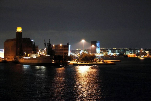 Ξεκίνησαν τα δρομολόγια των πλοίων από το λιμάνι του Πειραιά