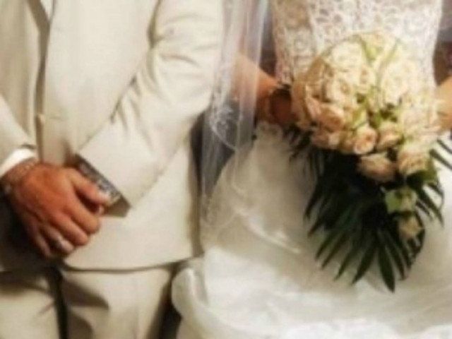 Απίστευτη φωτό: Το μήνυμα του περιπτερά λίγο πριν το γάμο