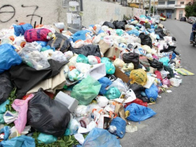 Πύργος: Τεράστιο το πρόβλημα με τα σκουπίδια