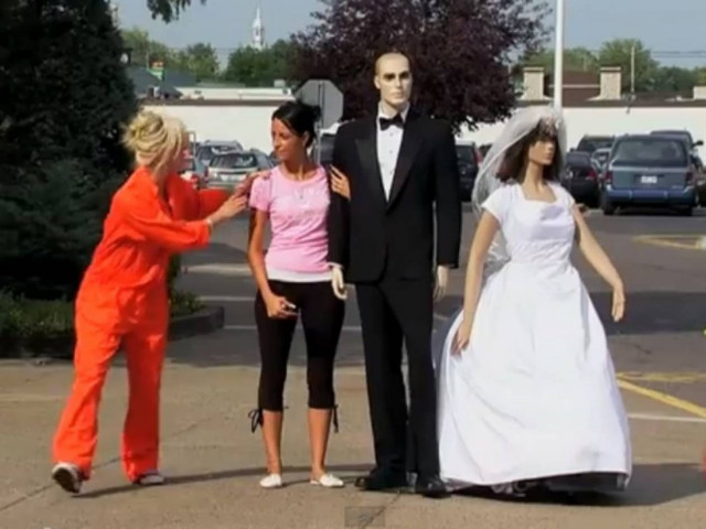 Απίθανη φάρσα: H... νύφη το 'σκασε