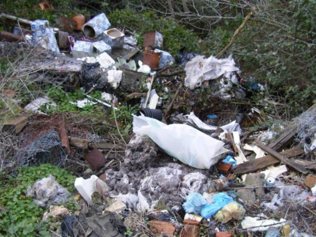 Τρίπολη: Έθαβαν παράνομα σκουπίδια στο δάσος