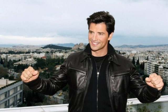 Βίντεο - Σάκης Ρουβάς: Στα γυρίσματα του video clip του!