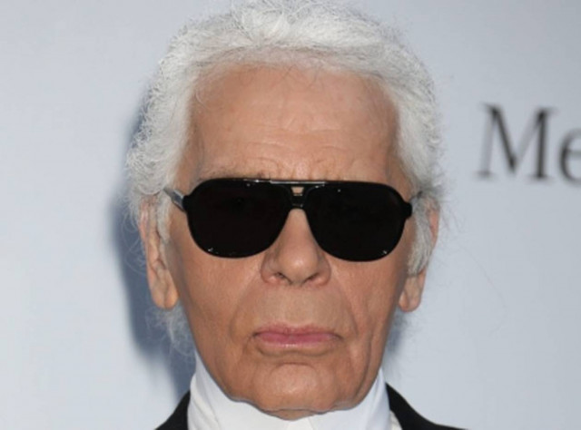 Αναβαθμίστε στυλιστικά την μαύρη ζακέτα σας