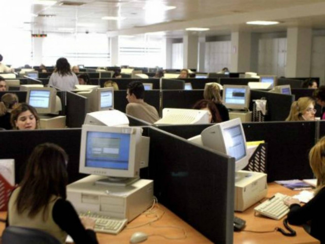 Σε διαθεσιμότητα 15.000 υπάλληλοι από τους υπό κατάργηση φορείς