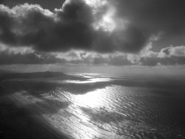 Ζεστός και βροχερός ο καιρός την Τρίτη