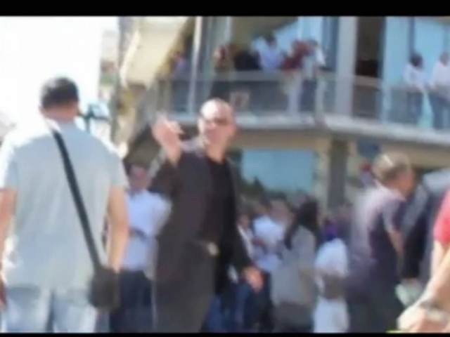 Βίντεο: Επεισόδιο με βουλευτή της Χρυσής Αυγής στην Τρίπολη